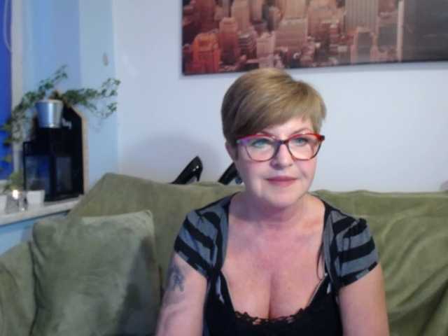Емитувани слики од екранот julieamberx