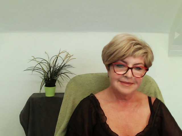 Емитувани слики од екранот julieamberx