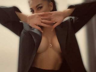 Еротски видео разговор JulieWerb