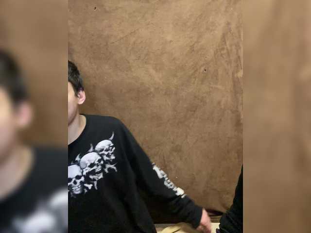 Емитувани слики од екранот loveTTtokens979