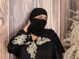 Еротски видео разговор Kadiraa