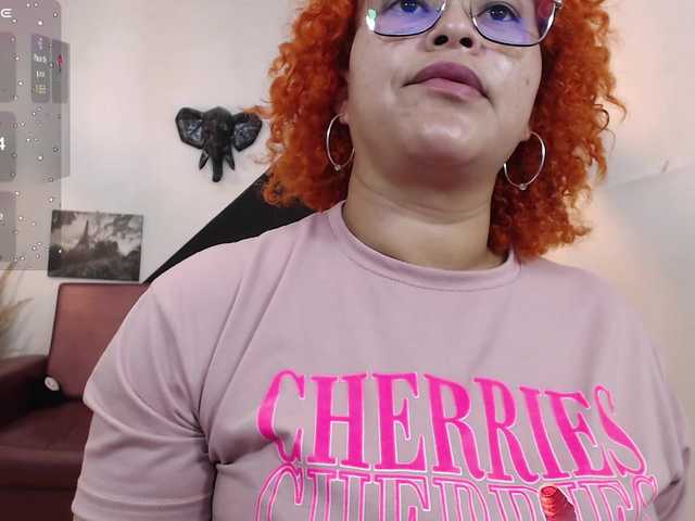 Емитувани слики од екранот KairaBleu