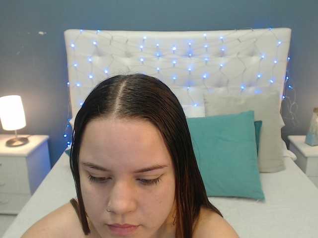 Емитувани слики од екранот karleymoore