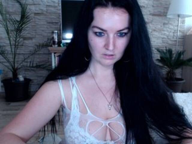 Емитувани слики од екранот KaroliJoy