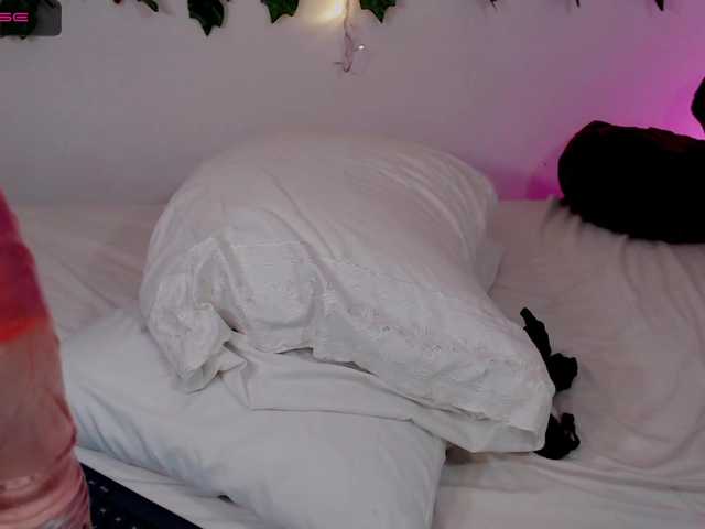 Емитувани слики од екранот KarolVega