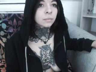 Емитувани слики од екранот karoumoonx