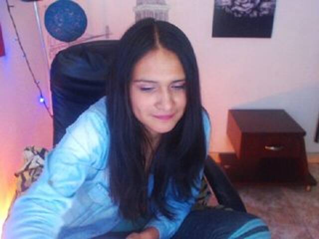 Емитувани слики од екранот katee-fire1