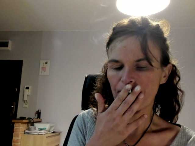 Емитувани слики од екранот KathyLove1