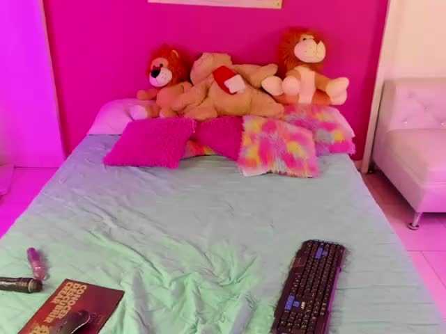 Емитувани слики од екранот katthy-doll