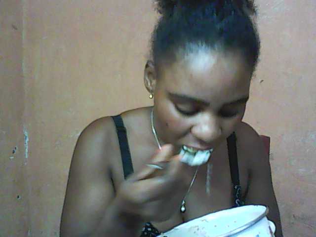 Емитувани слики од екранот kattybraid