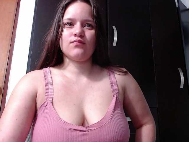 Емитувани слики од екранот Katybloss10