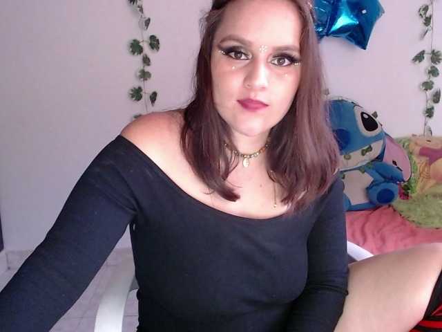 Емитувани слики од екранот Katybloss10