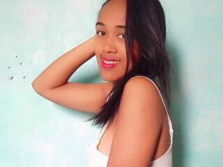 Еротски видео разговор Keirah