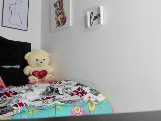 Емитувани слики од екранот Kendall-sexy