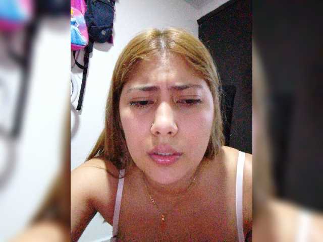 Емитувани слики од екранот Kendall-sexy