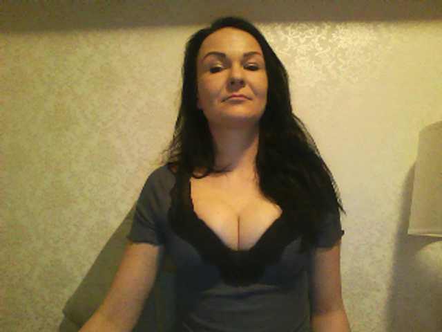 Емитувани слики од екранот KendallLUXE