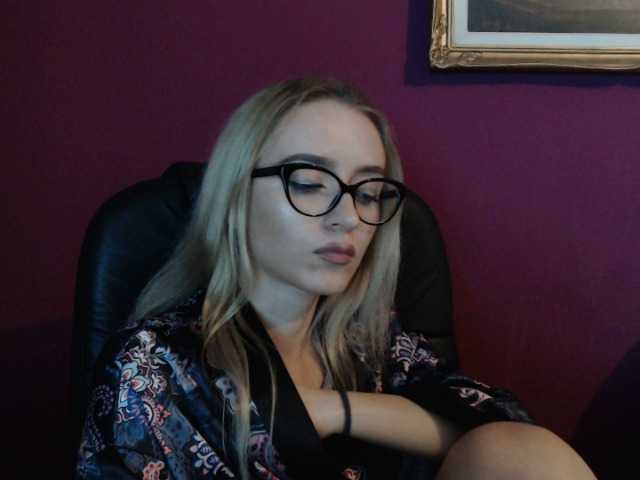 Емитувани слики од екранот kendrabanks