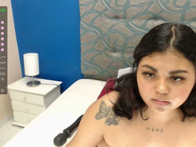 Емитувани слики од екранот khloeferry