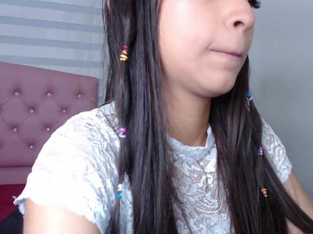 Емитувани слики од екранот KhloeFlower