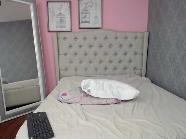 Емитувани слики од екранот KiaraKaneel