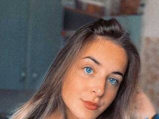 Еротски видео разговор KileyMinoww