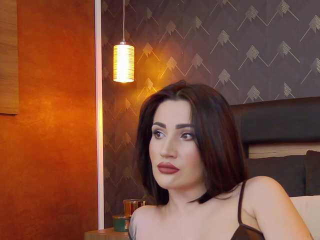 Емитувани слики од екранот KimSkye