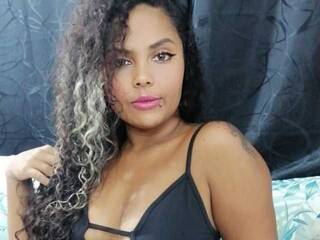 Еротски видео разговор Kinari-