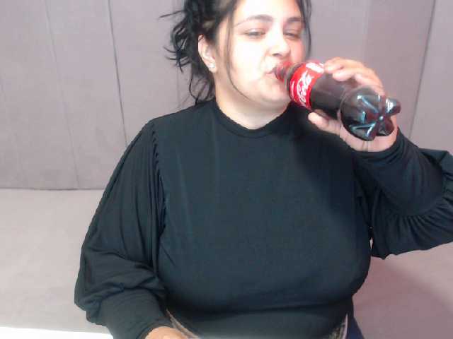 Фотографии KinkycurvyAss hey guys welcome in my lovense is on make me wet and squirt muahhh@Notice: Lovense Lush - Interactive Toy That Responds to Your Tips Notice ENJOY MY BIRTH