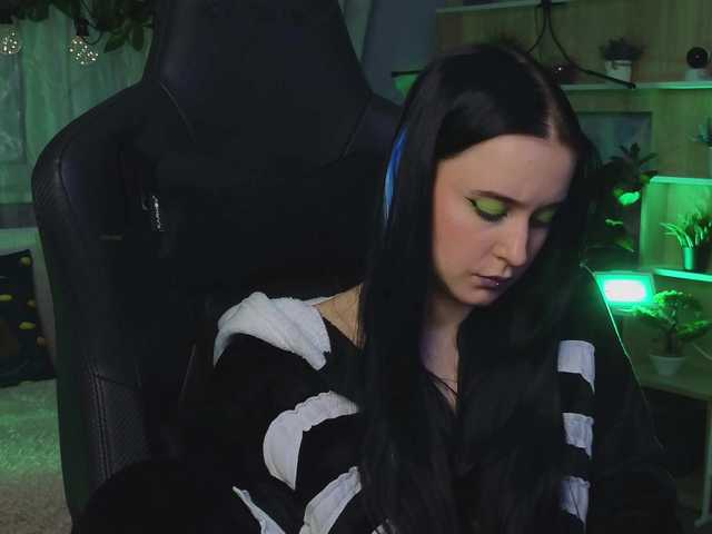 Емитувани слики од екранот Kira_Li_Lime