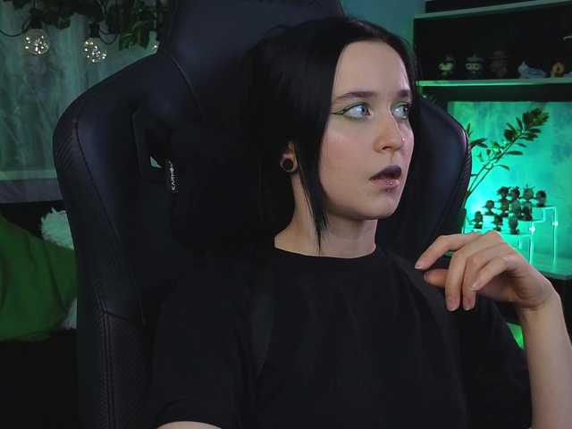 Емитувани слики од екранот Kira_Li_Lime