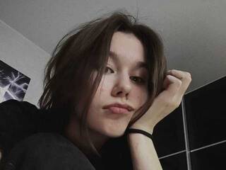 Еротски видео разговор KiraTwinkie