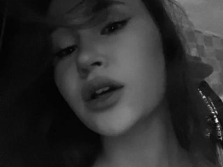 Еротски видео разговор KiraVixen