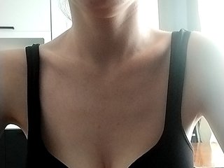 Еротски видео разговор KisaMiss