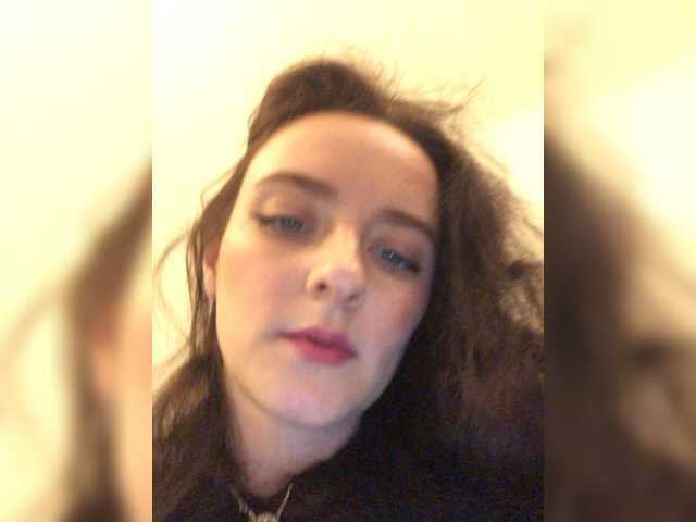 Емитувани слики од екранот KisaraSims01