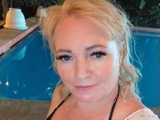 Еротски видео разговор KiskaLeila