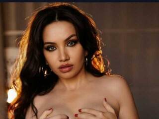 Еротски видео разговор Kisskovaa