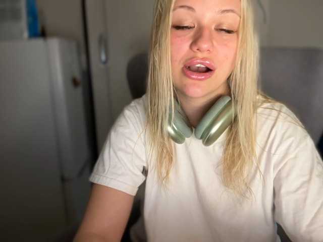 Емитувани слики од екранот Kittenbabys