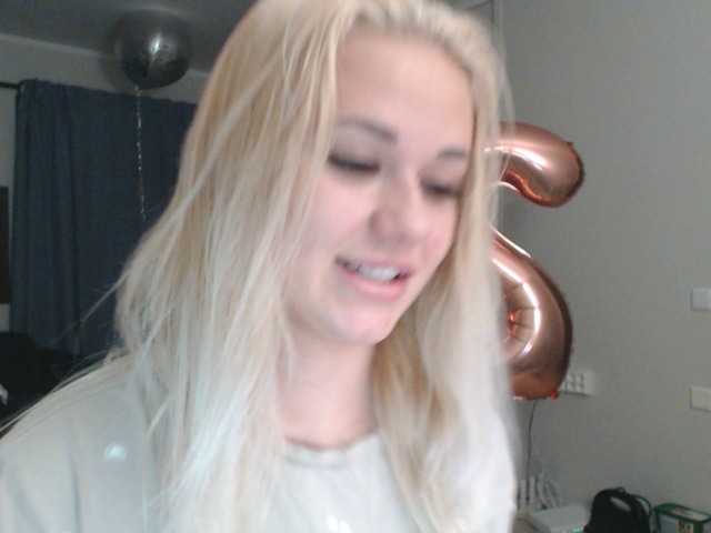 Емитувани слики од екранот Kittenbabys