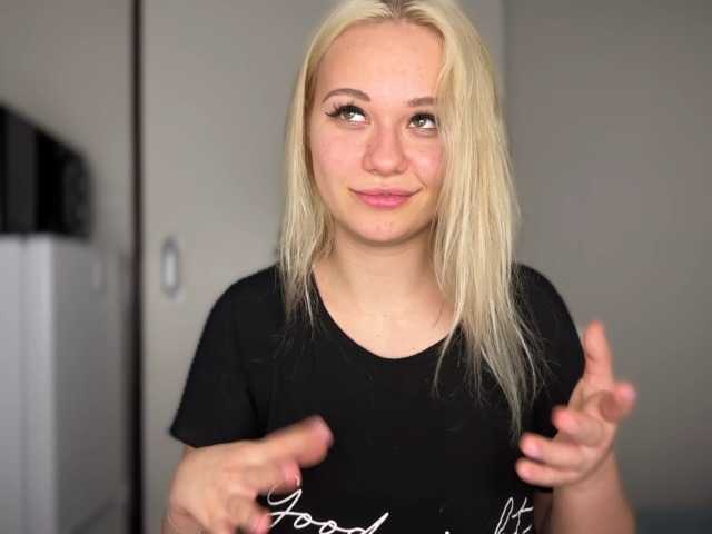 Емитувани слики од екранот Kittenbabys