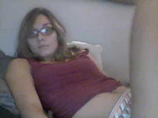 Емитувани слики од екранот Kittyb2Daddy