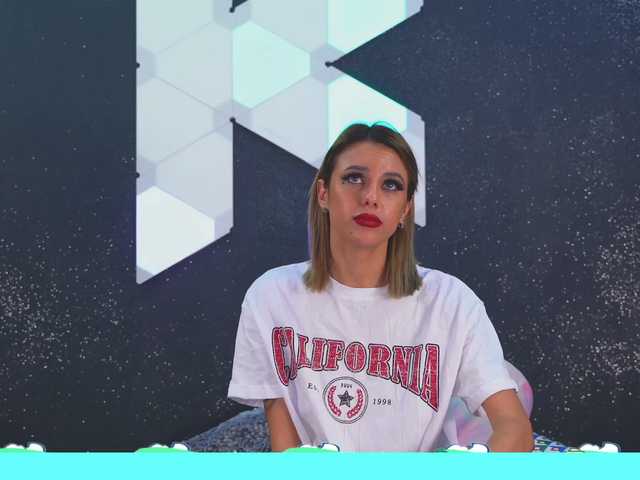 Емитувани слики од екранот Kittygy