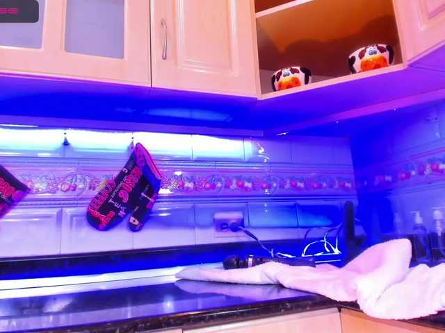 Емитувани слики од екранот KloeAss