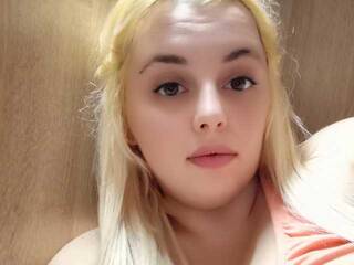 Еротски видео разговор KoketkaCute