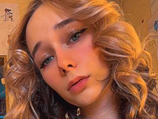 Еротски видео разговор Kriss-add