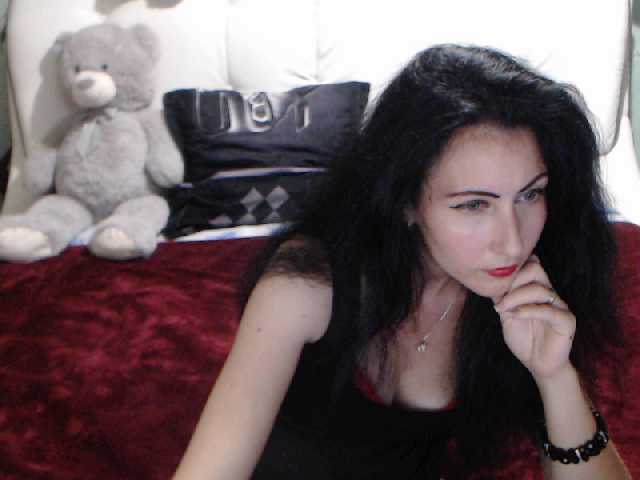 Емитувани слики од екранот KRYSTYANAtheo