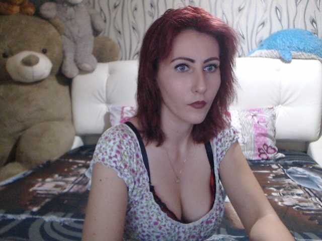 Емитувани слики од екранот KRYSTYANAtheo