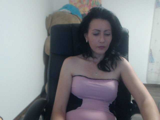 Емитувани слики од екранот KRYSTYANAtheo