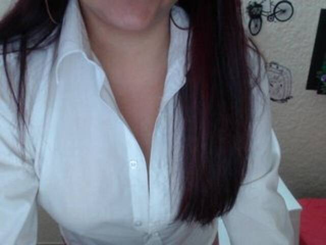 Емитувани слики од екранот KylieDaniiels