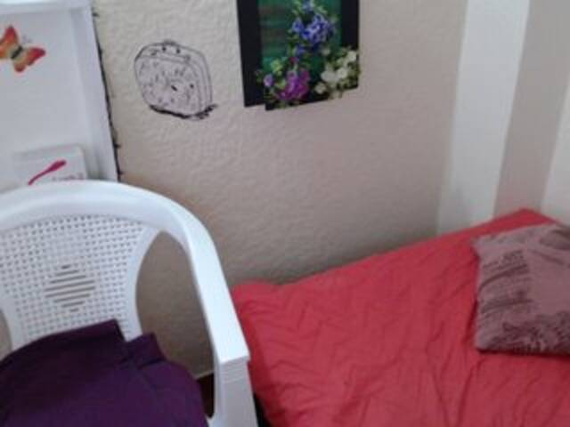 Емитувани слики од екранот KylieDaniiels