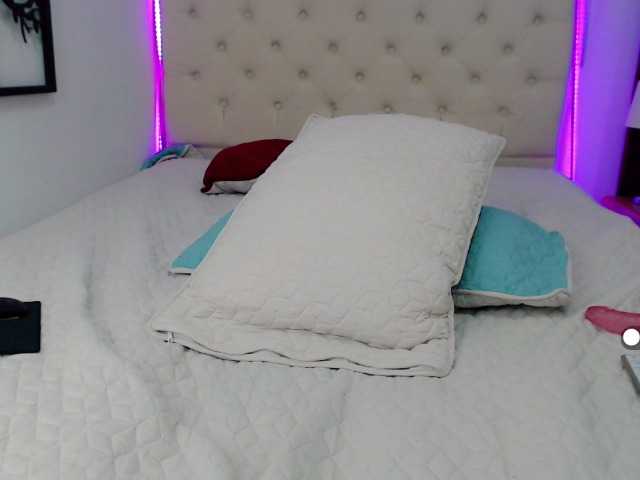 Емитувани слики од екранот KylieMoore